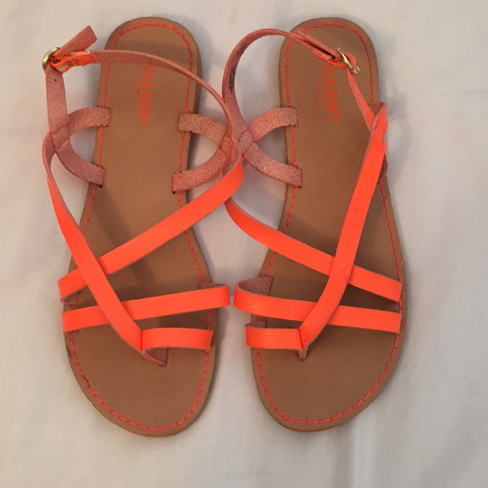 Vibrant orange 🧡 sandals